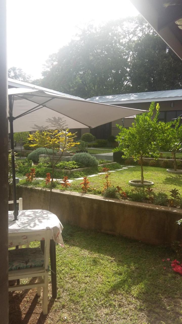 Guest House Mamma Mia Mbombela Exteriör bild