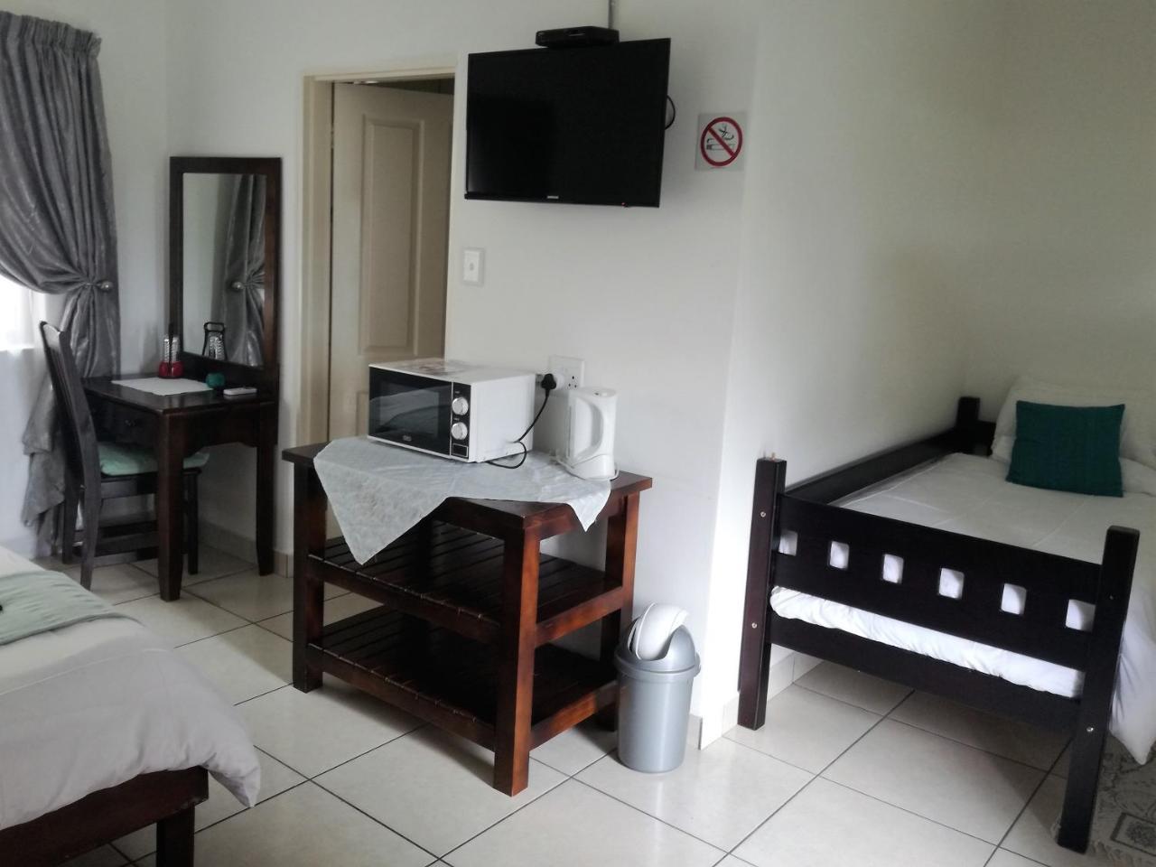 Guest House Mamma Mia Mbombela Exteriör bild